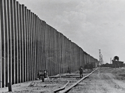 Порт Волгодонска построили на искусственном полуострове в голой степи