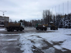 Площадь Победы в Волгодонске расчистили от снега в преддверии масленичных гуляний