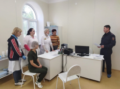 Полицейские Волгодонска побеседовали с медиками на тему мошенничества