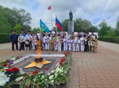 Юные рукопашники в Зимовниках исполнили День Победы у Вечного огня