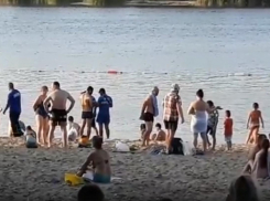 15-летний подросток утонул на пляже в станице Романовская