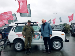 Союз строителей Волгодонска накануне Дня Победы передал в зону СВО автомобиль