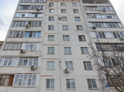 Власти Волгодонска осторожно прокомментировали ситуацию с упавшим в МКД лифтом