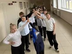 Назад в 90-е: школа Волгодонска на один день стала машиной времени