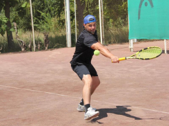 Свыше 60 волгодонских теннисистов сразились на ракетках в традиционном Кубке города Волгодонска