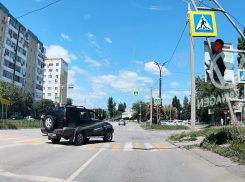 Благодаря читателю «Блокнота» был наказан водитель, который пересек две сплошные и проехал на красный