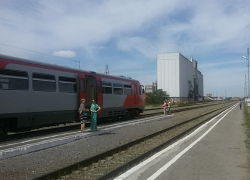 Человек погиб при столкновении автомобиля с поездом Зимовники  - Ростов