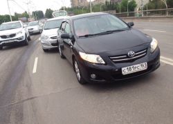 В Волгодонске на путепроводе произошло тройное ДТП