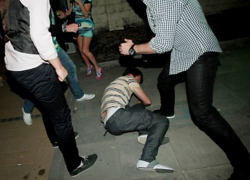 На Ленина волгодонец заступился за девушку и получил нож в живот