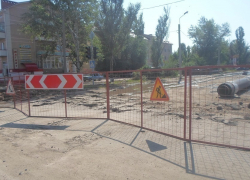  Перегородили улицу Степную в районе гостиницы «Волгодонск»
