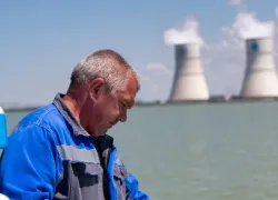 Тысячи литров зеленого раствора с хлореллой слили сотрудники Ростовской АЭС в Дон и пруд-охладитель