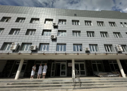 Поликлиника на Энтузиастов спасена: последние два контракта на завершение капремонта разыграны