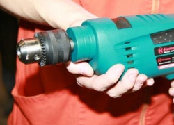 23-летнего дачного вора из Волгодонска поймали на краже перфоратора и сварочного оборудования