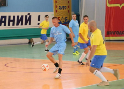 «5:1 в пользу власти»: представители администрации и Думы обыграли молодежь в мини-футболе