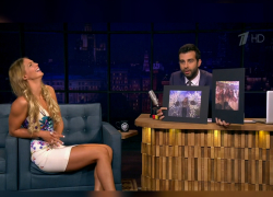 Юлия Ефимова накрасила ногти Урганту и надела 10 резиновых шапочек на Хрусталева