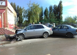 В станице Романовской в ДТП при загадочных обстоятельствах разбилась иномарка – читатель