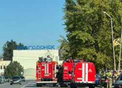 «Дыма нет, а пожарных много»: возле ВИТИ НИЯУ МИФИ стоят несколько пожарных расчетов