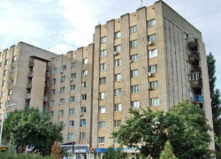 В Волгодонске прохожему с балкона скинули на голову арматуру, и избили деревянной палкой в подъезде общежития