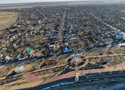 Задушенного обнаженного пенсионера и его мертвую супругу нашли в доме рядом с отделом полиции в Романовской