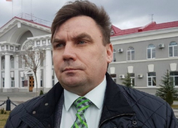 "Почти 17 миллионов и катер «Бубба»": на что живет и чем владеет семья директора ДСиГХ Александра Бубна