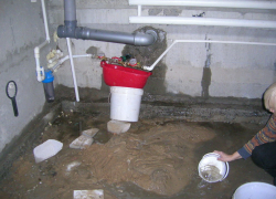 В Волгодонске в квартале В-25 произошел разрыв канализационного коллектора КНС-11