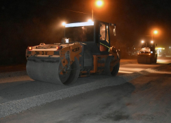 В Красноярской днем и ночью ремонтировали дорогу на Шахты и Морозовск 