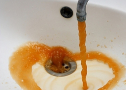 В Мартыновском районе нашли водопроводную воду, непригодную для питья
