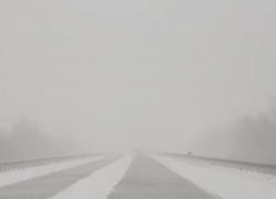 Сильнейшая снежная буря разбушевалась на цимлянской трассе 