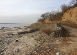 Почти 60 тысяч тонн бутового камня потребуется для укрепления берега водохранилища в Цимлянске
