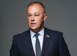 Зампред Волгодонской Думы Игорь Батлуков ужаснулся наркорекламой в заброшенном павильоне на проспекте Строителей 