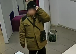 Махинация с картами и воровство из ПВЗ: в Волгодонске орудует наглая группа малолетних воришек