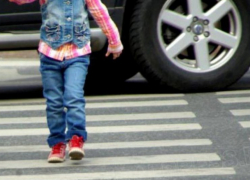 Девочку сбили на пешеходном переходе в районе «Санта-Барбары» в Волгодонске, - источник