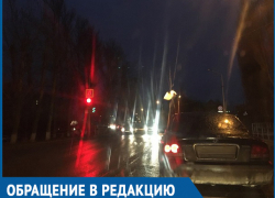 Из-за плохого освещения ты не видишь идущих под колеса пешеходов, - волгодонцы опасаются участка дороги на улице Степной