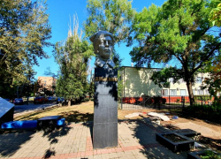 35 лет назад в Волгодонске был установлен памятный знак Борису Думенко