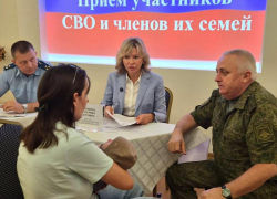 Без бюрократии и волокиты: депутат Госдумы Екатерина Стенякина провела в Волгодонске расширенный приём участников СВО и членов их семей  