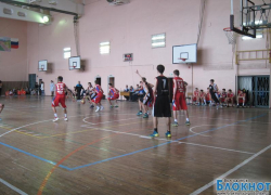 Волгодонская ДЮСШ №4 стала шестой на юниорском чемпионате области по баскетболу