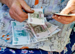 Двое выходцев с Кавказа на черной «Приоре» предложили моей бабушке купить «настоящую» фарфоровую посуду за 500 рублей, - читатель