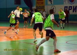 В Волгодонске продолжается чемпионат города по мини-футболу