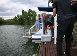 Хлорелла выйдет на борьбу с сине-зелеными водорослями: сотни литров суспензии выпустили в Дон и в пруд охладитель РоАЭС волгодонские атомщики