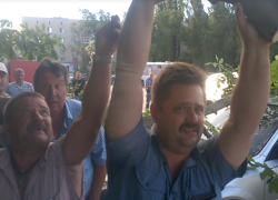 Ждут пока детей поубивает, а потом побегают, - пострадавший от упавшего дерева на вокзале Волгодонска