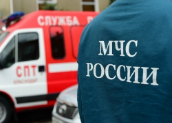 Они вскрывали закрытые двери и спасали человеческие жизни: о работе сотрудников МЧС в праздничные выходные