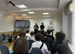 Полицейские рассказали студентам техникума в Волгодонске о службе и льготах