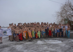 Получив благословение 135 юных рукопашников Волгодонска окунулись в ледяную воду 