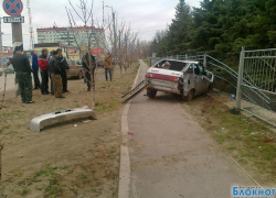 В Цимлянске в День космонавтики водитель авто почувствовал себя «летчиком» и  «влетел» в забор
