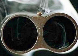 В Морозовске пьяный мужчина устроил стрельбу по фонарям, но в итоге попал в полицейского