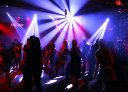 22-летний волгодонец во время вечеринки в ночном клубе несколько раз пырнул себя ножом в живот