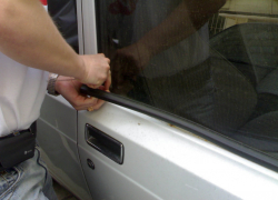 Волгодонец вскрыл ВАЗ и вынес оттуда навигатор вместе с автомагнитолой