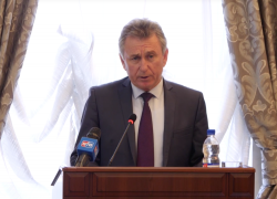 Депутаты Волгодонска единогласно оценили работу главы администрации Виктора Мельникова, как удовлетворительную 