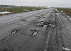 «Ощущение, что трассу Ростов-Волгодонск разбомбили»: Автомобилисты шокированы состоянием дороги