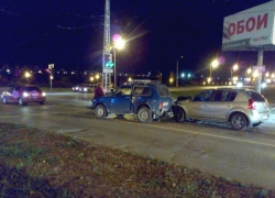 Пьяный водитель на «Рено» разбил две машины и до смерти перепугал семью с ребенком в Волгодонске